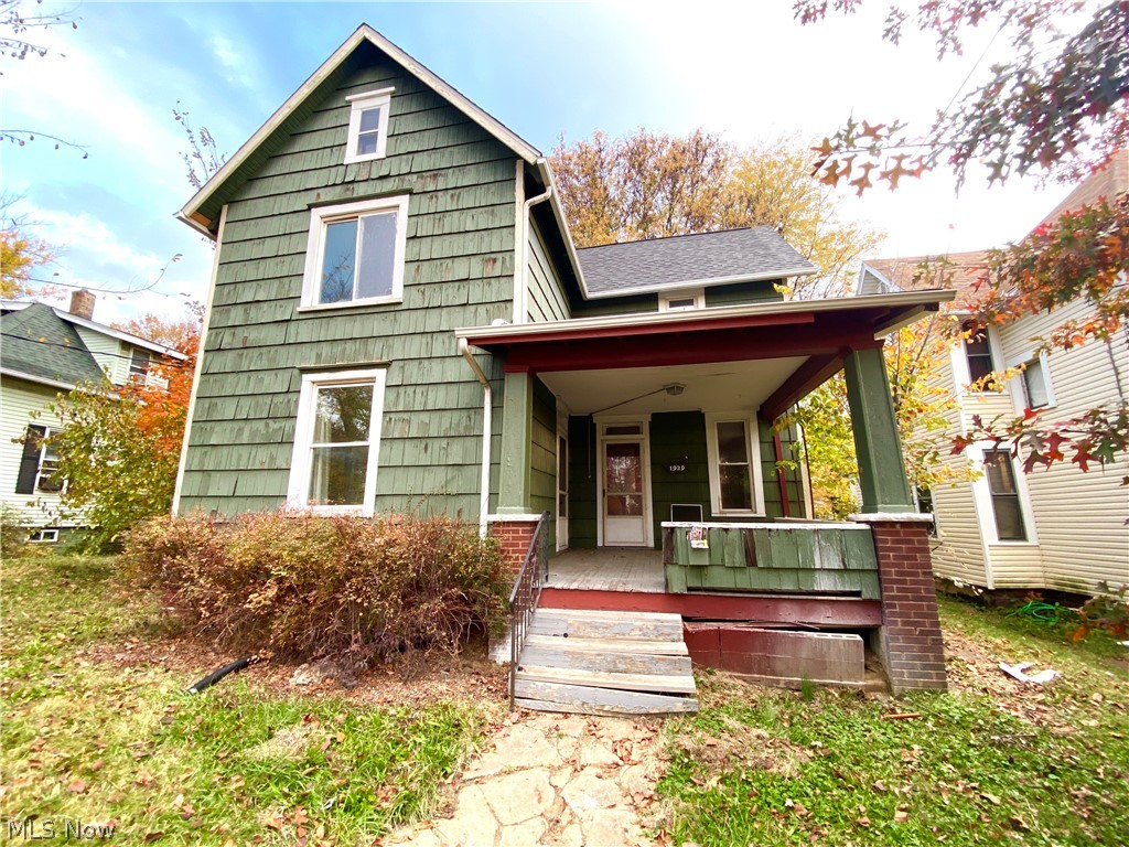 1929 Tuscarawas Street E — photo