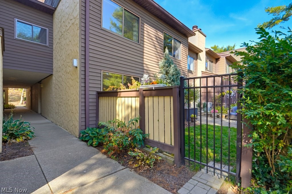 657 Hampton Ridge Drive — photo