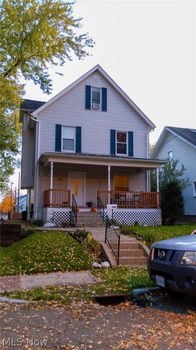 800 22 Street NW — photo