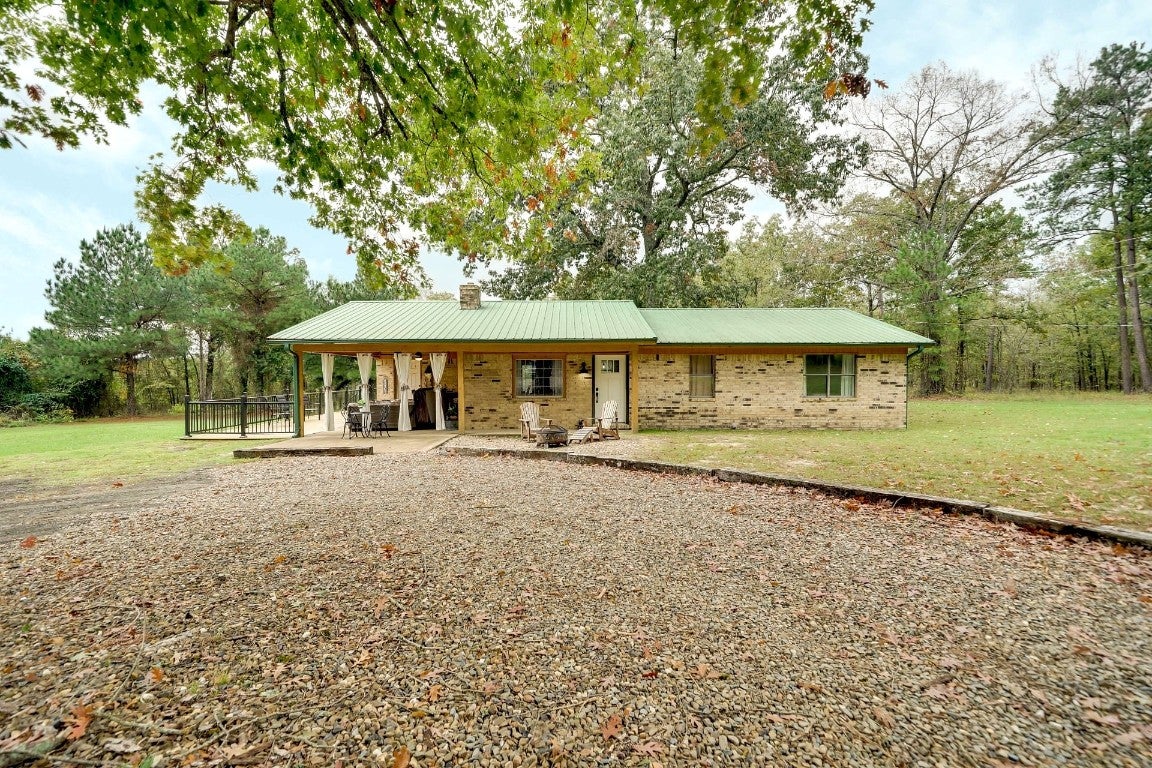 121 W Bethel Road — photo