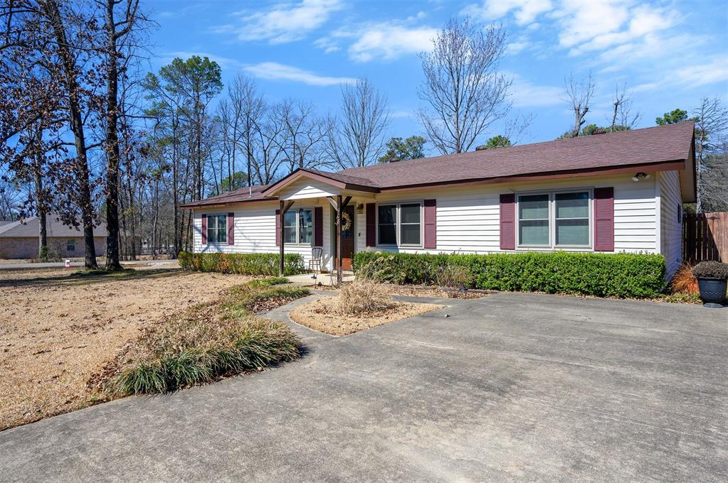 908 Circle Drive — photo