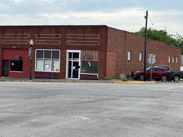 421 W Bdwy Street — photo