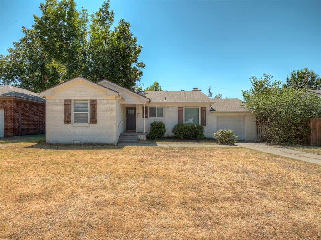 1414 Oxford Way — photo