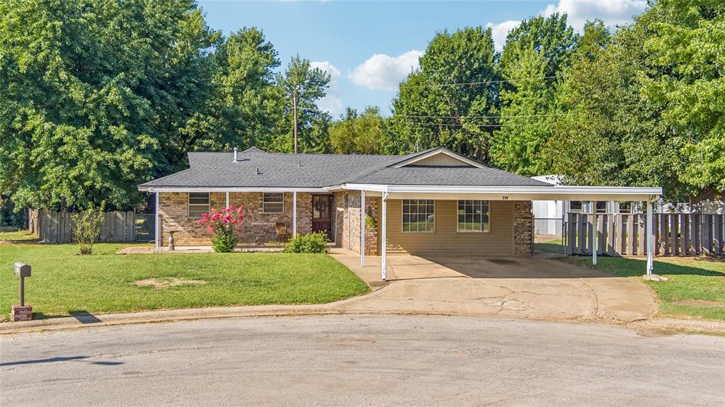 719 NW Belle Drive — photo
