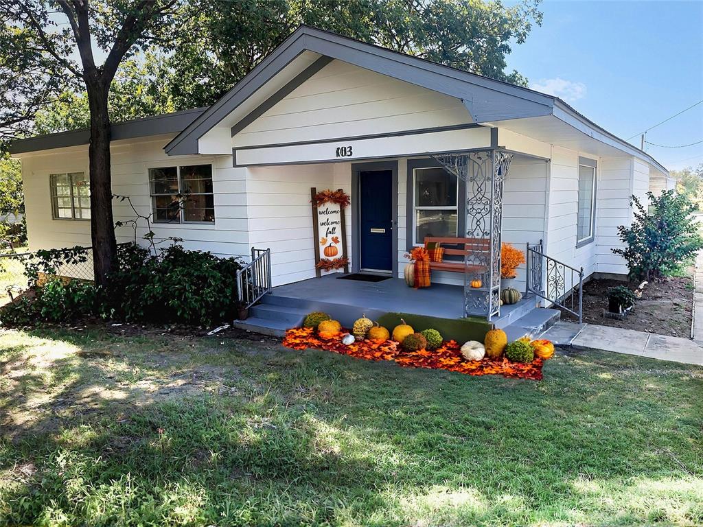 403 SE Carter Street — photo
