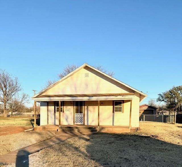 807 N Meta Street — photo