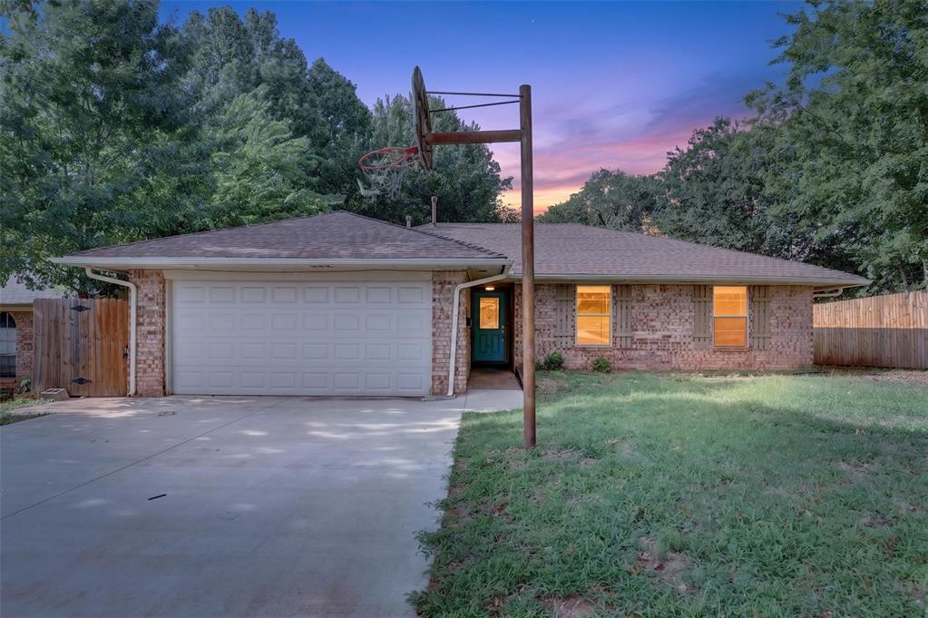1015 Crown Drive — photo