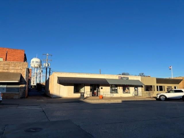 112 N Market Center — photo