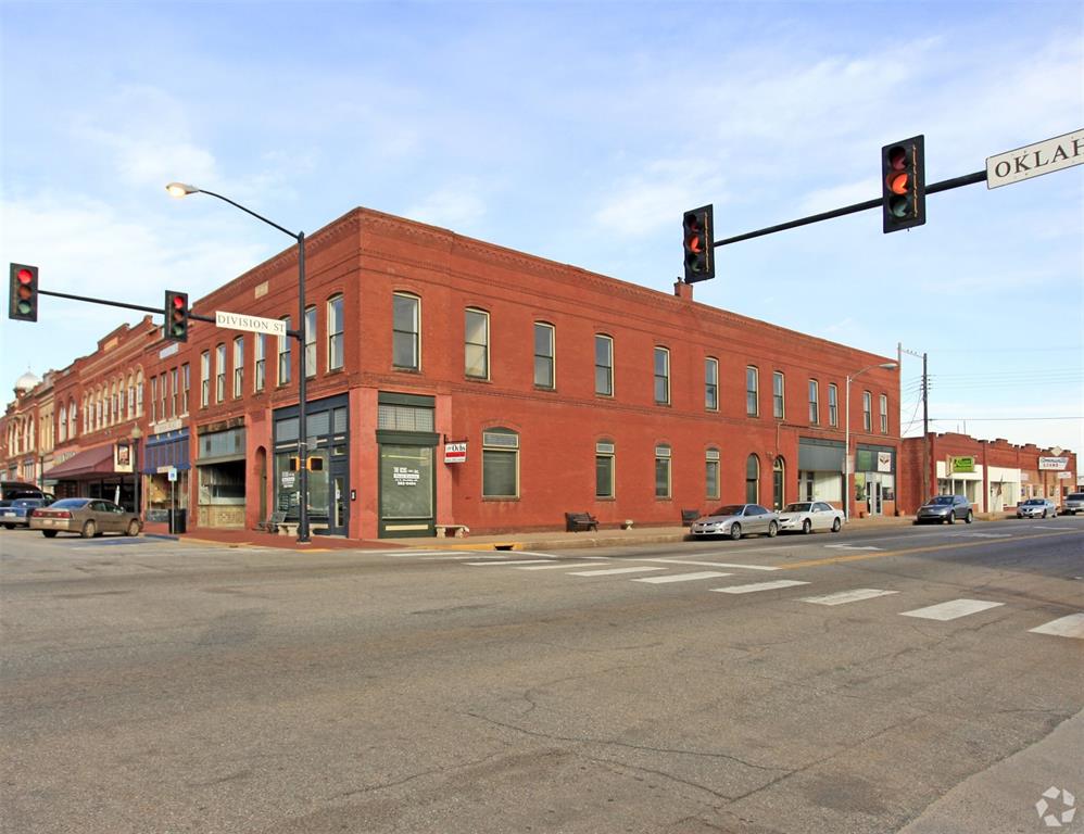 106 W Oklahoma Avenue — photo