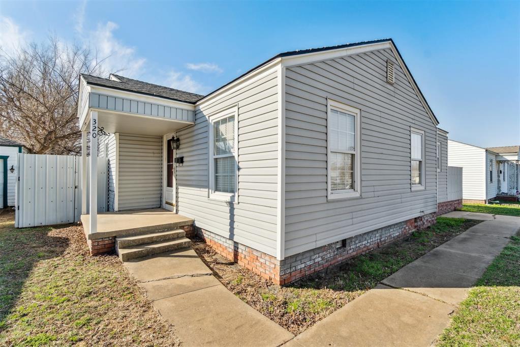 320 E Grumman Drive — photo