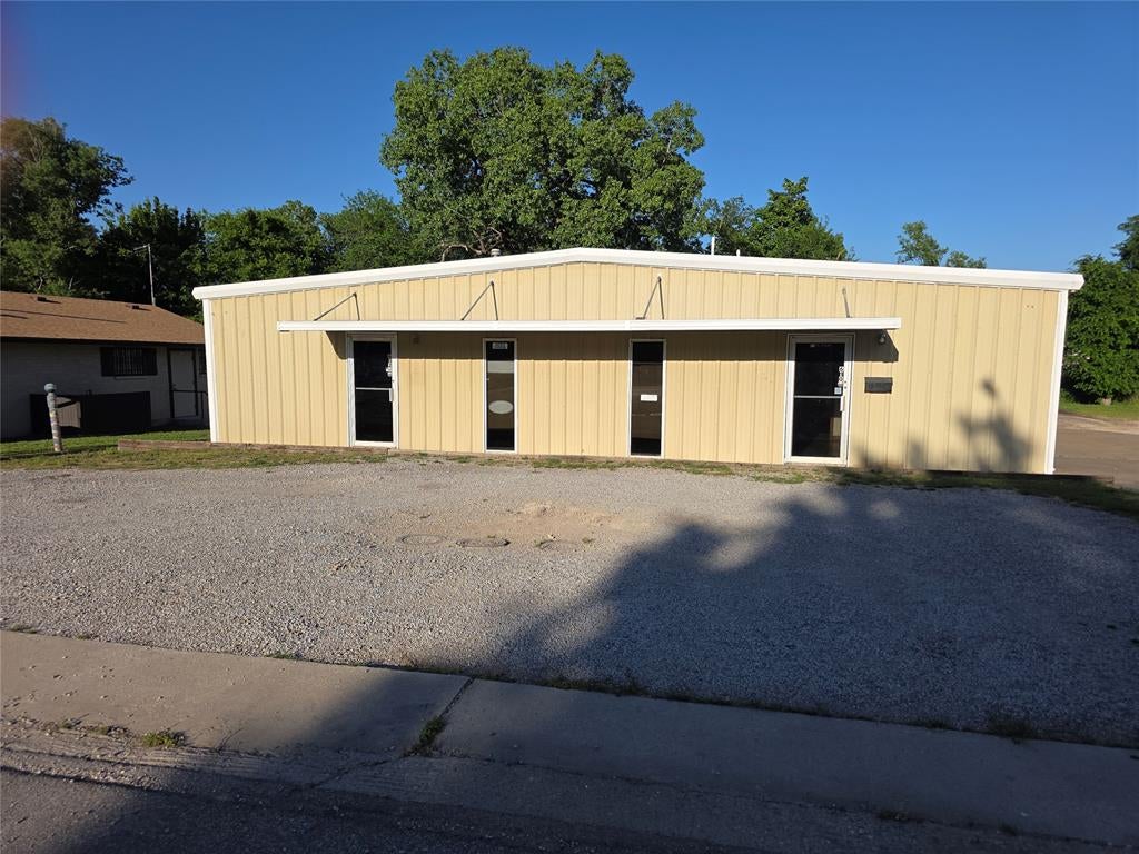 610 N Main Street — photo