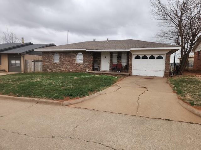 912 W Daniel Street — photo