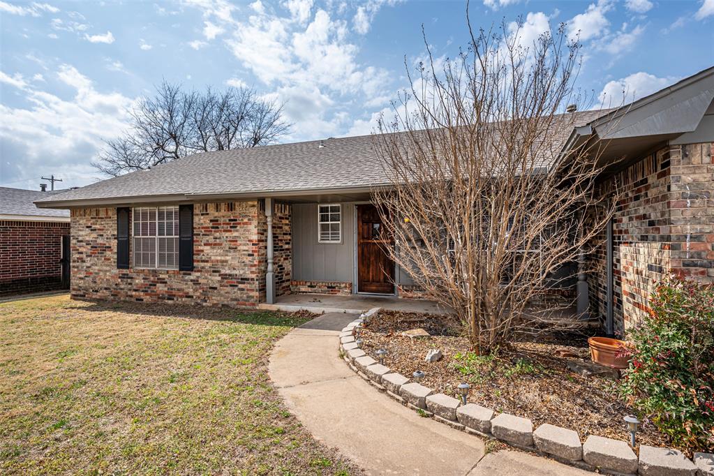 2111 Bellaire Drive — photo