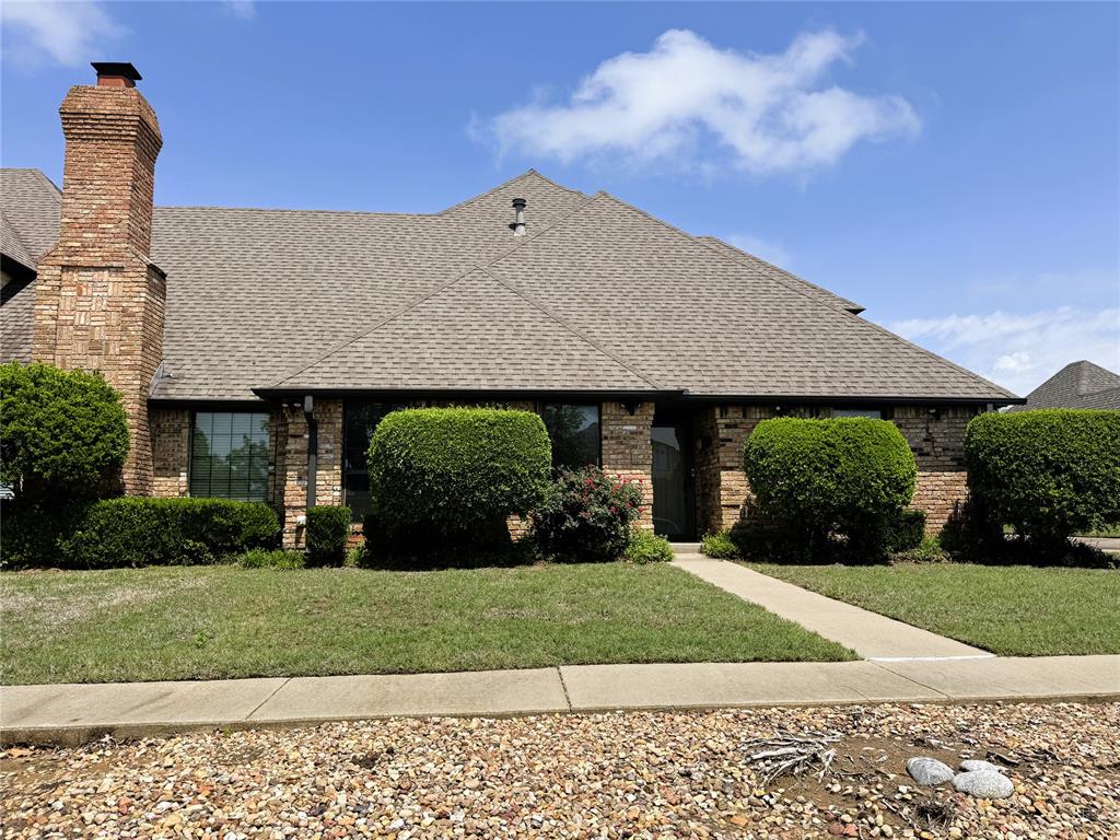 2607 N Greenbriar Place — photo