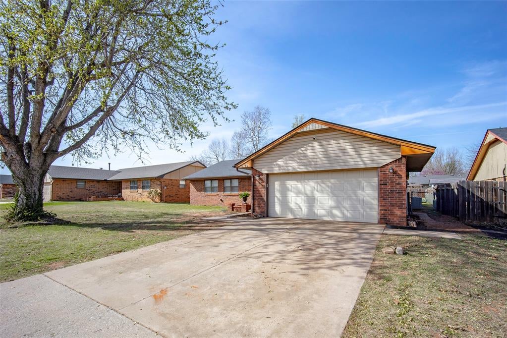 1119 W Johnathan Way — photo