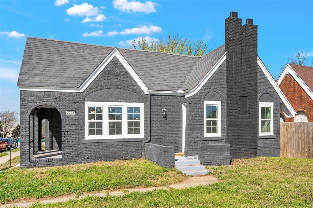 1301 N McKinley Avenue — photo