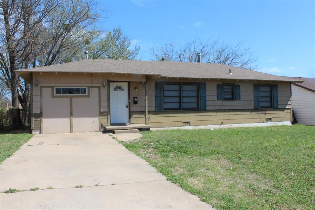 3800 Woodside Drive — photo