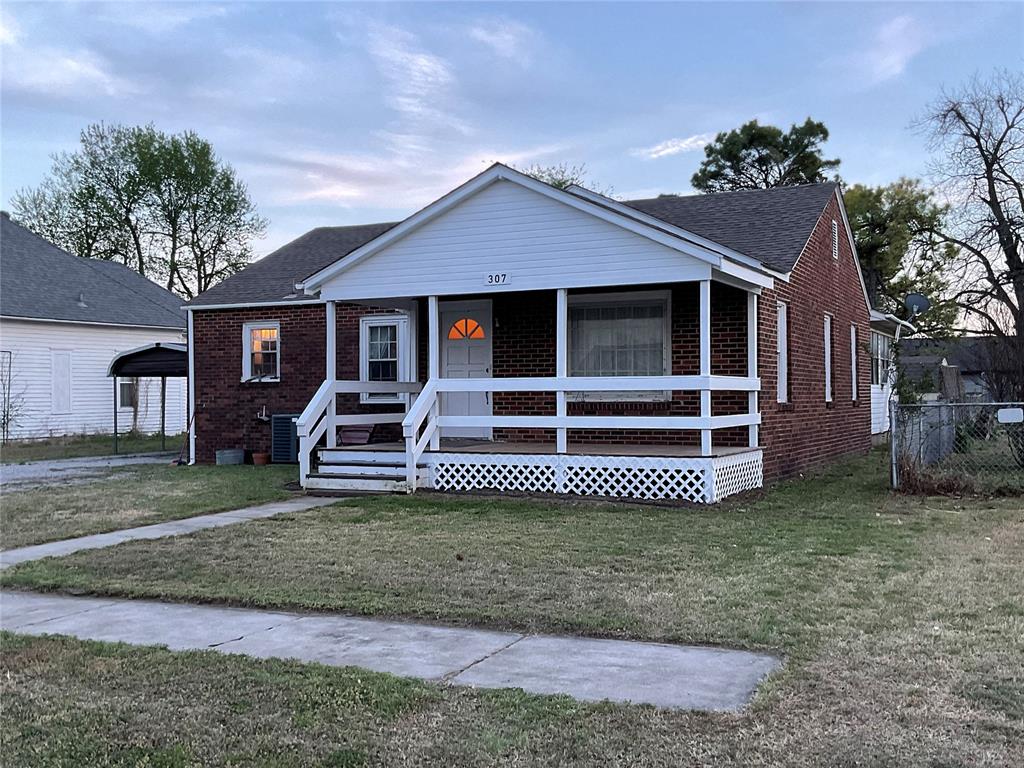 307 SW Burt Street — photo
