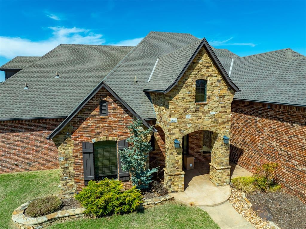 1304 Inverness Circle — photo