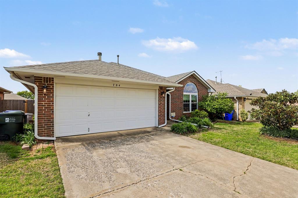 704 Tioga Circle — photo