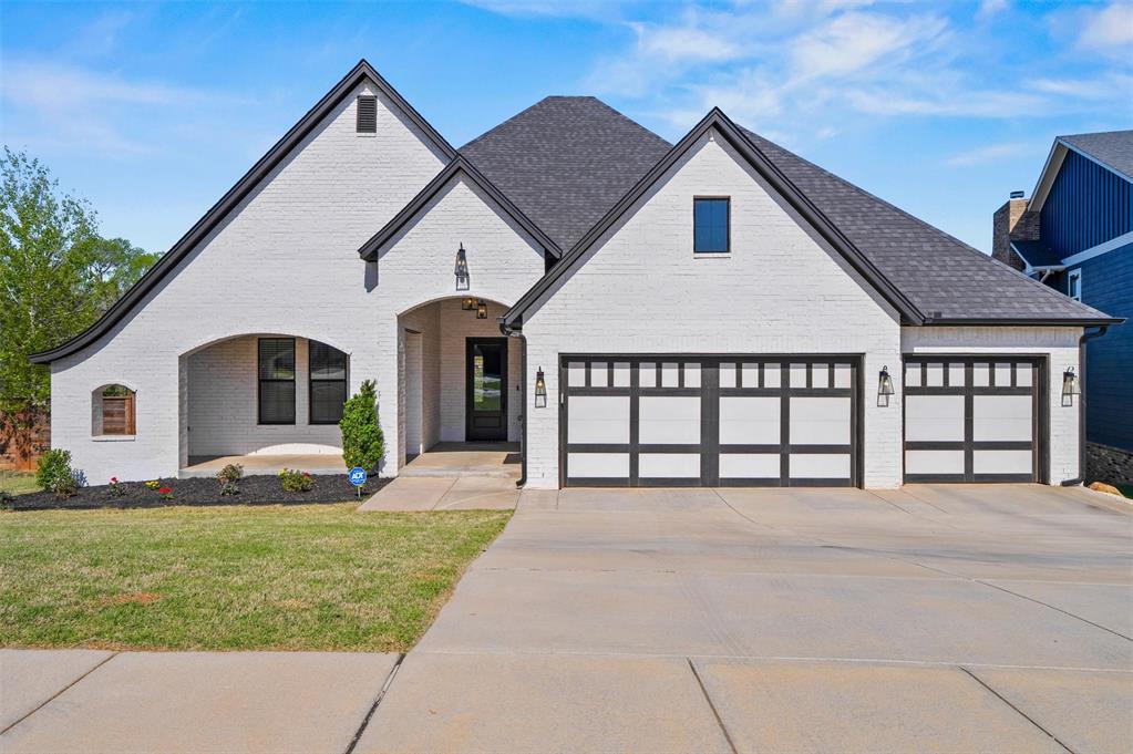 1533 Sadie Creek Road — photo