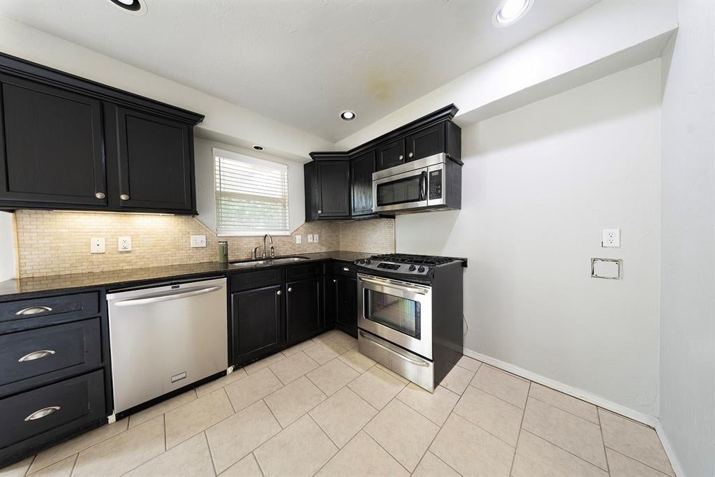 734 W 7th Street — photo