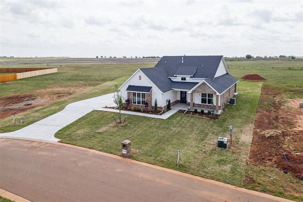 6900 Lake View Court — photo