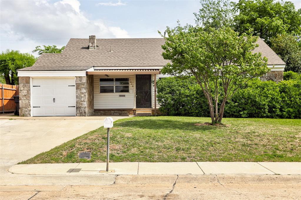1440 Johnston Drive — photo
