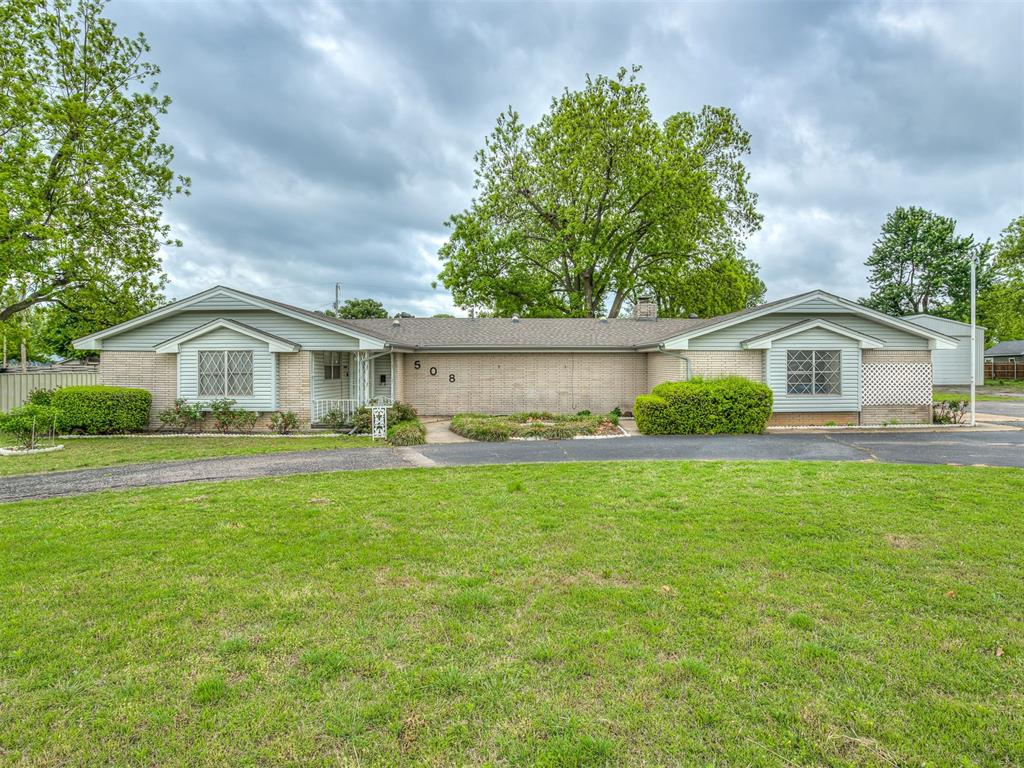 508 E Main St, Tuttle, OK 73089 — photo 2