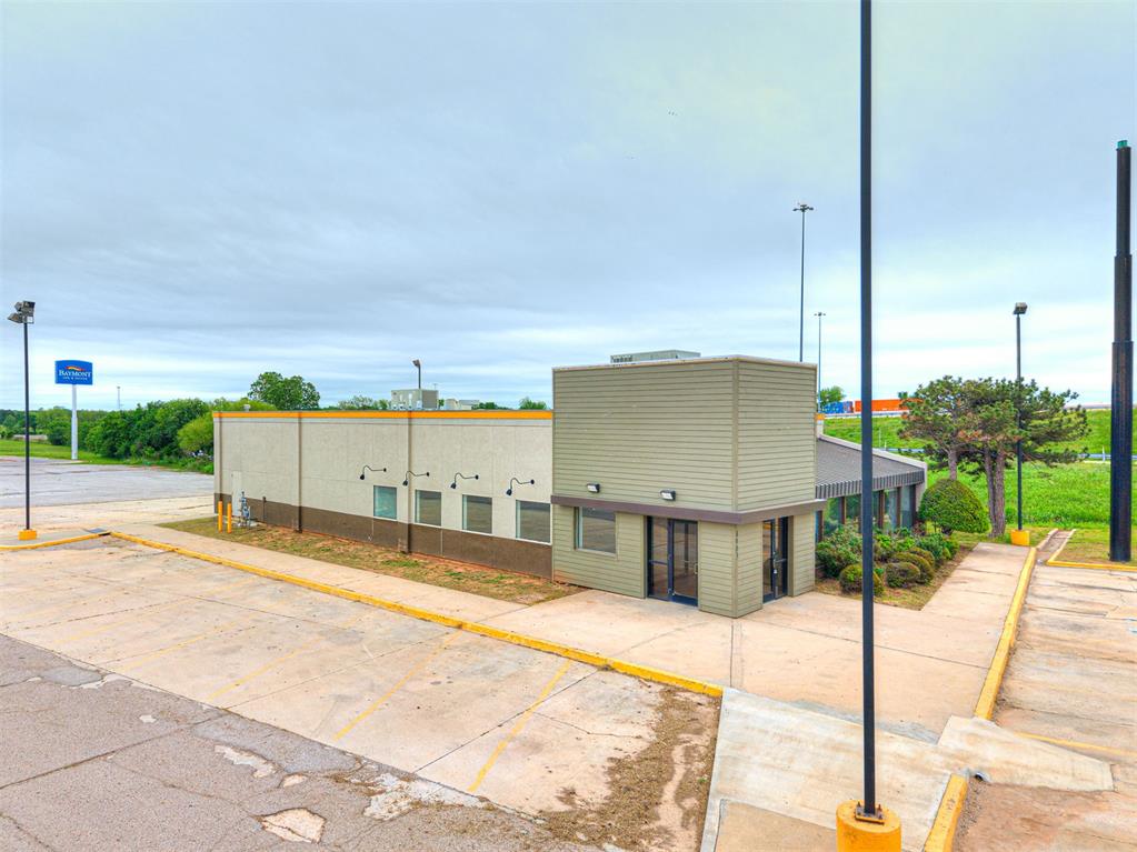 4903 N Harrison Street — photo