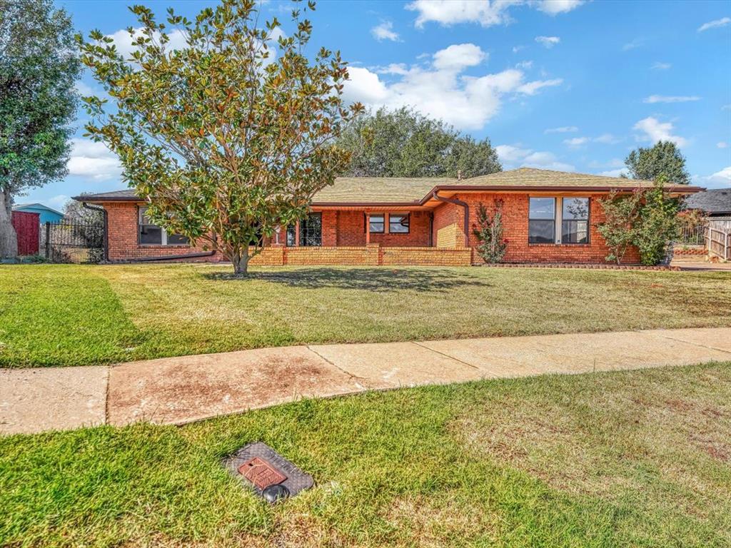 715 SW Englewood Drive — photo