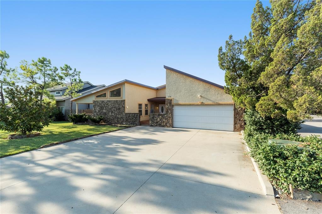 6316 W Hefner Road — photo