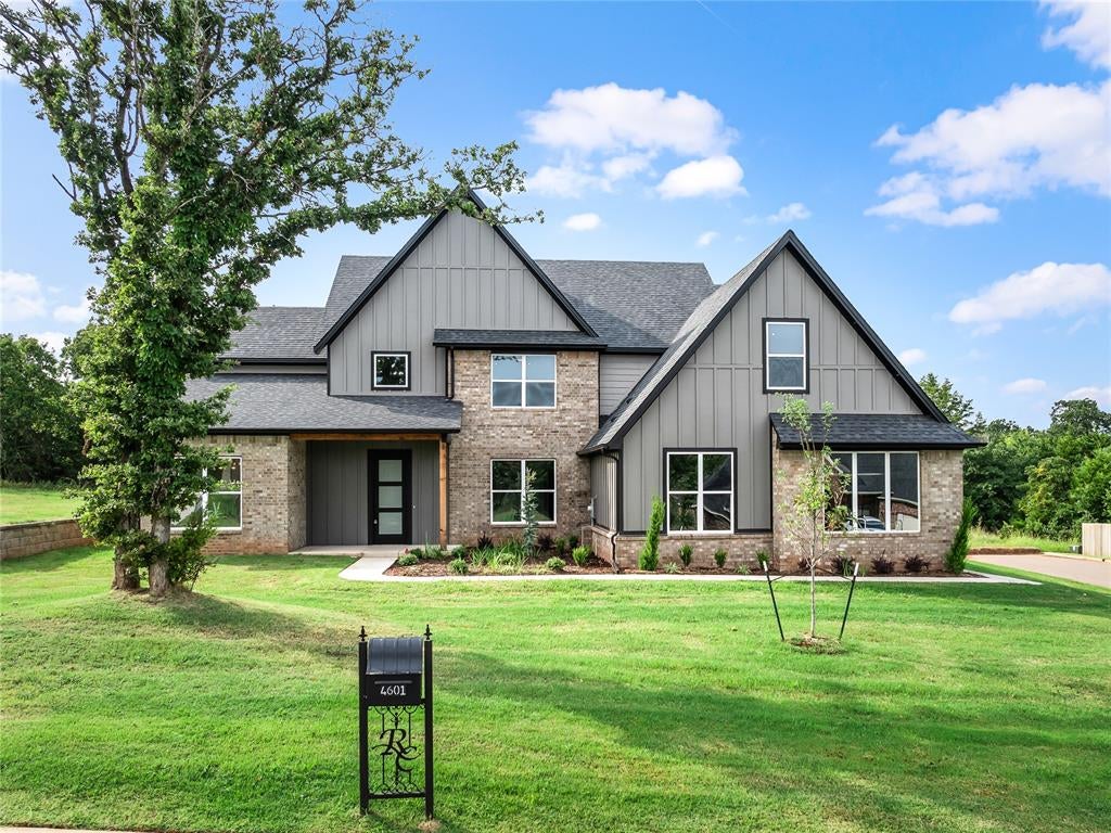4601 Maple Ridge Drive — photo
