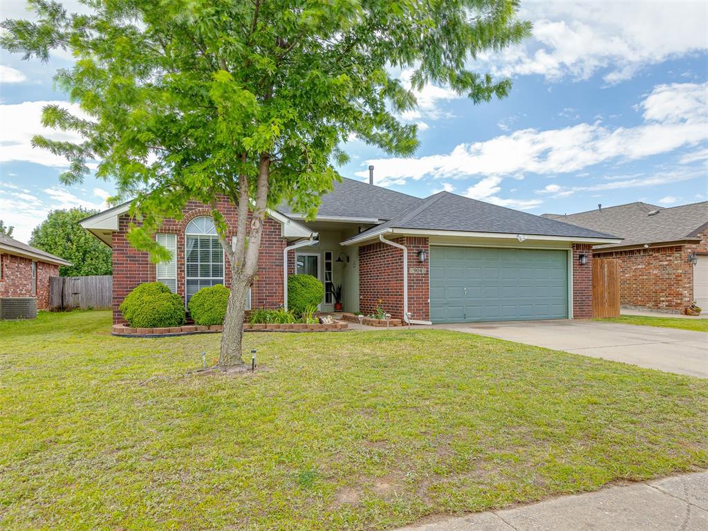 Home in Moore, OK 73160 — photo 3