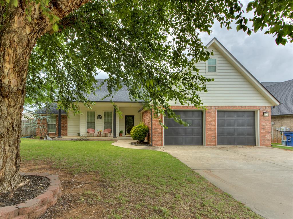 324 E Charlotte Terrace — photo
