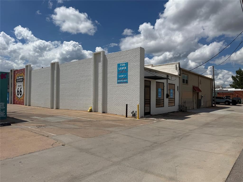 116 S Broadway Extension — photo
