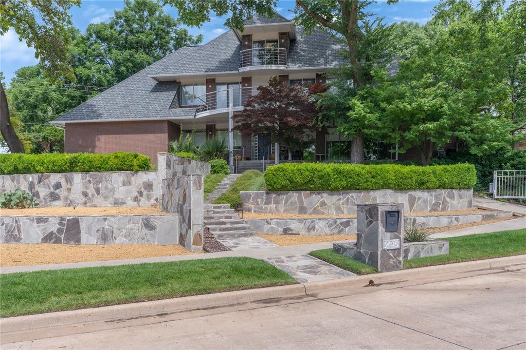 2015 Summit Circle — photo