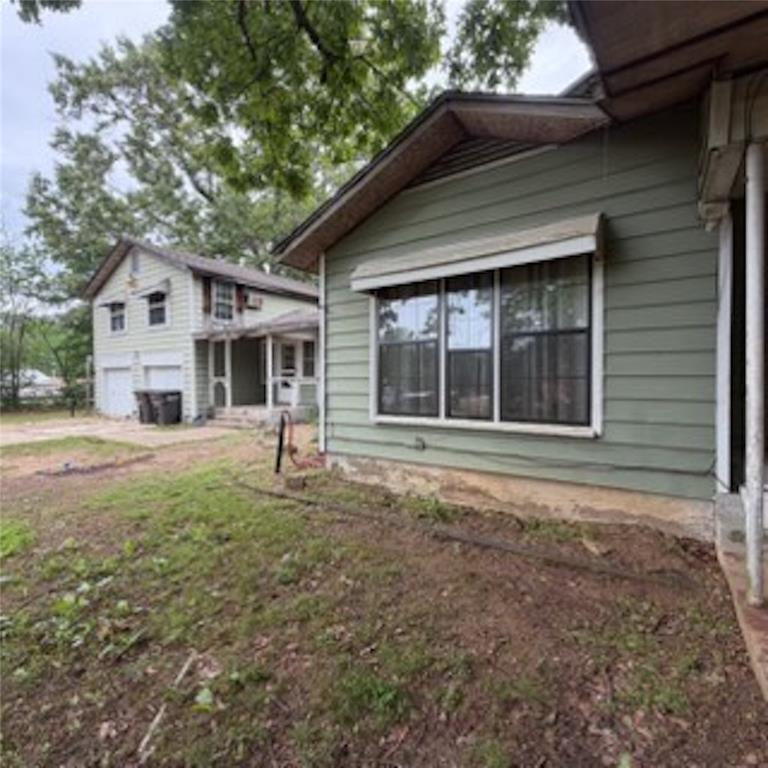 103 E Sherry Lane — photo
