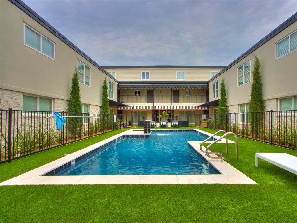 1110 Sherwood Lane 211 — photo