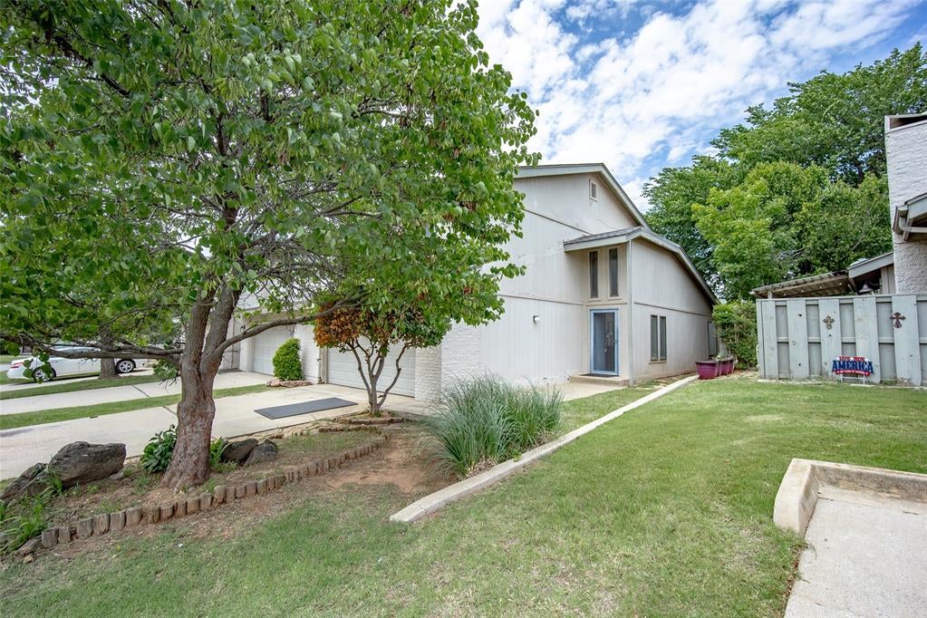9805 Hefner Village Drive — photo