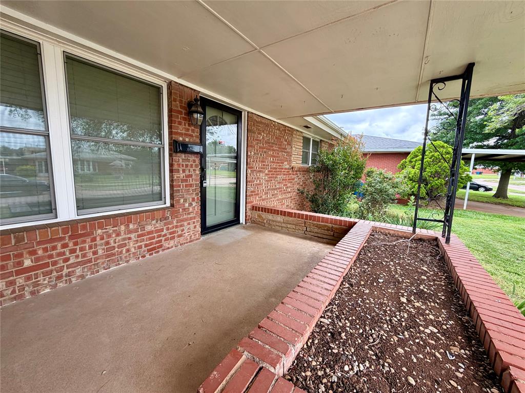 415 W Curtis Drive — photo