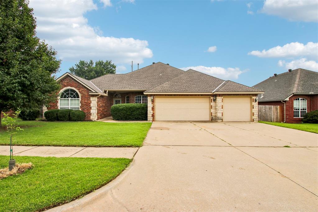 300 Ridge Lake Boulevard — photo