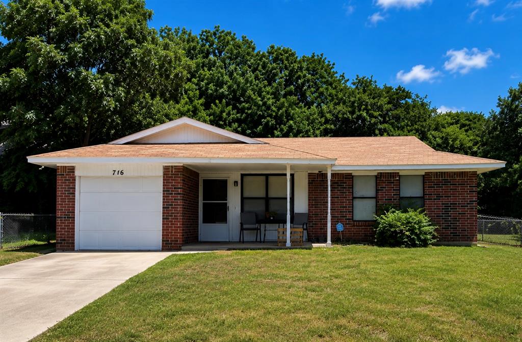 716 Briarwood Drive — photo