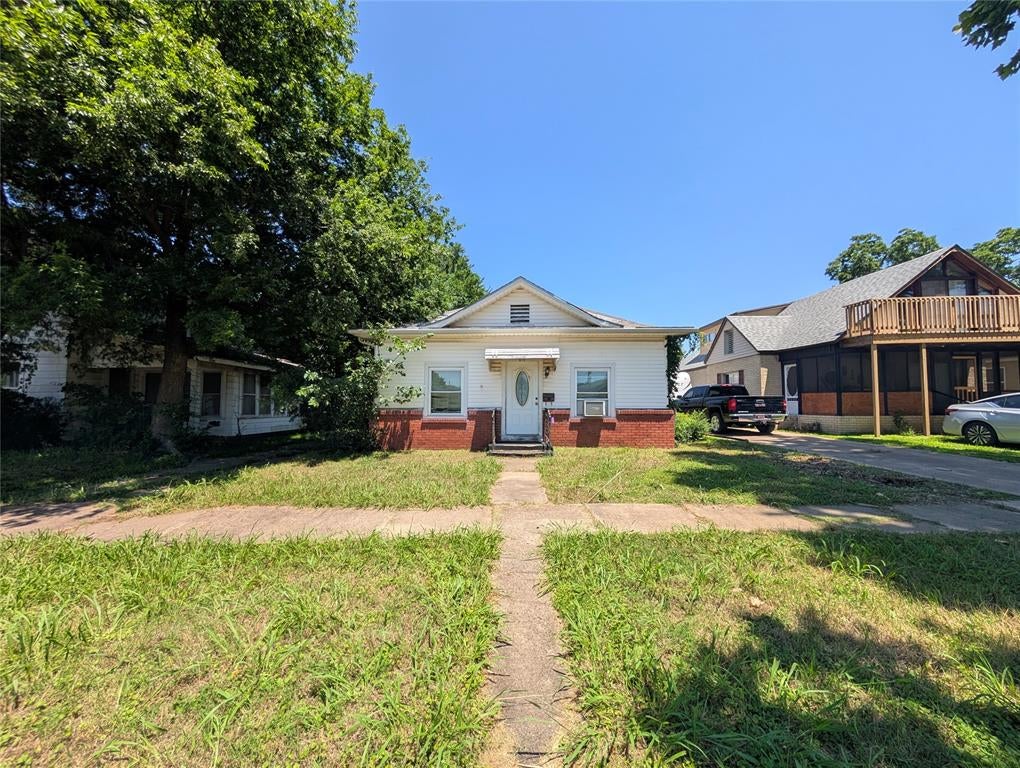 814 W Broadway Street — photo