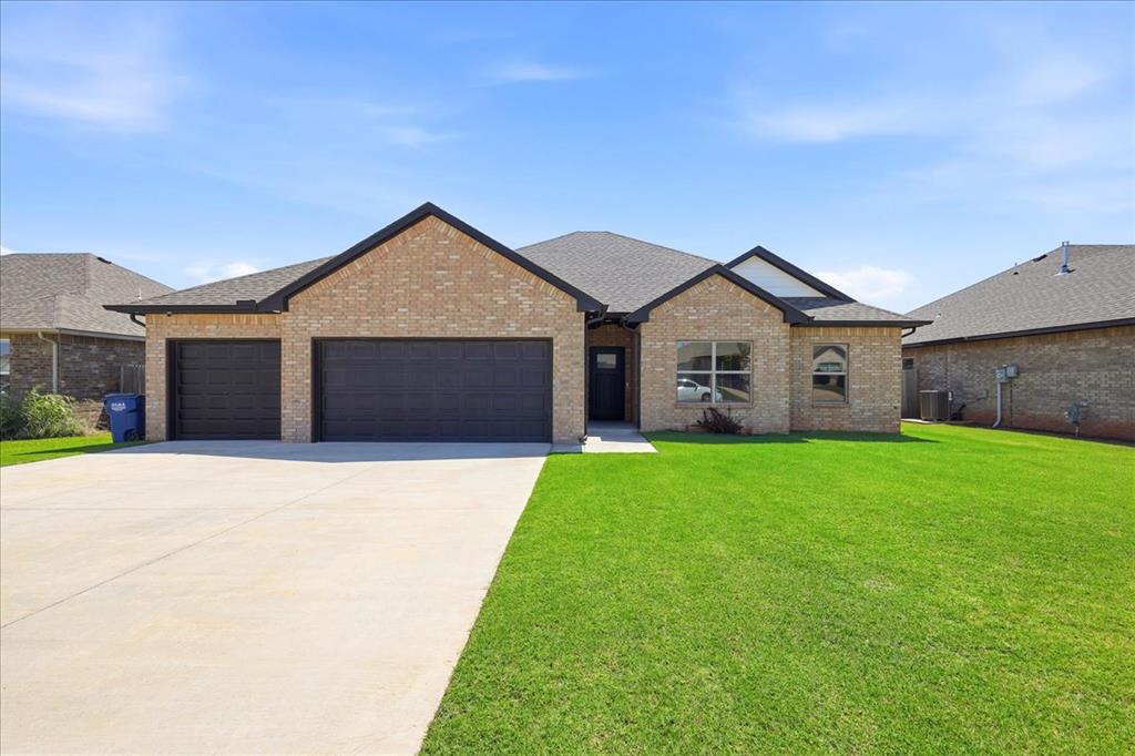 704 N Cottontail Way — photo