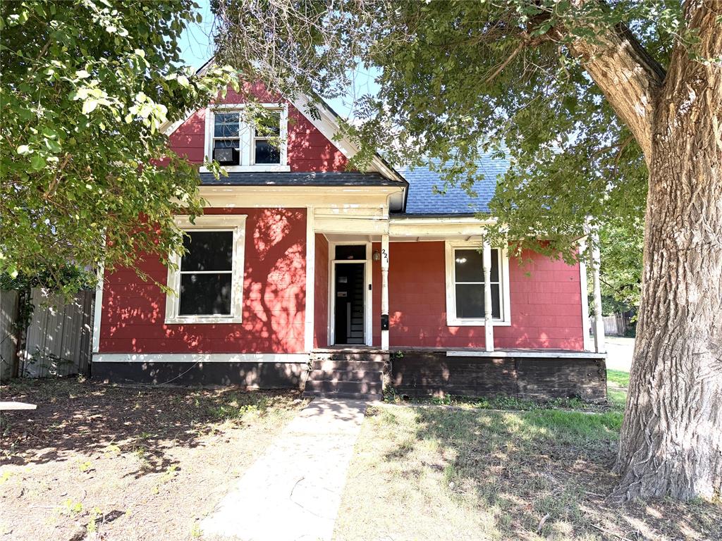 221 N Barker Avenue — photo