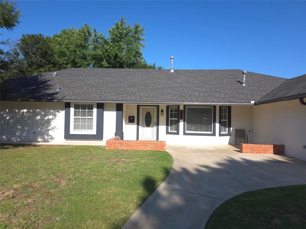 9009 Lakeaire Drive — photo