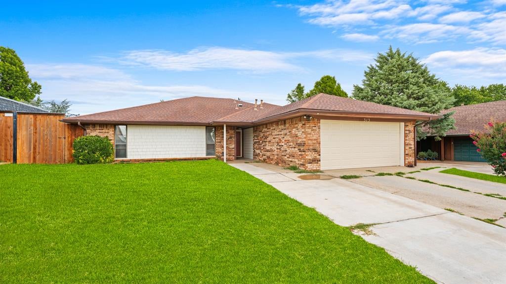 313 E Platt Drive — photo