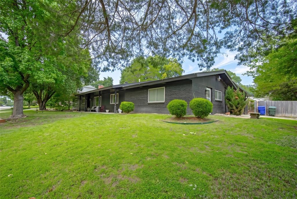 2757 Walnut Road — photo