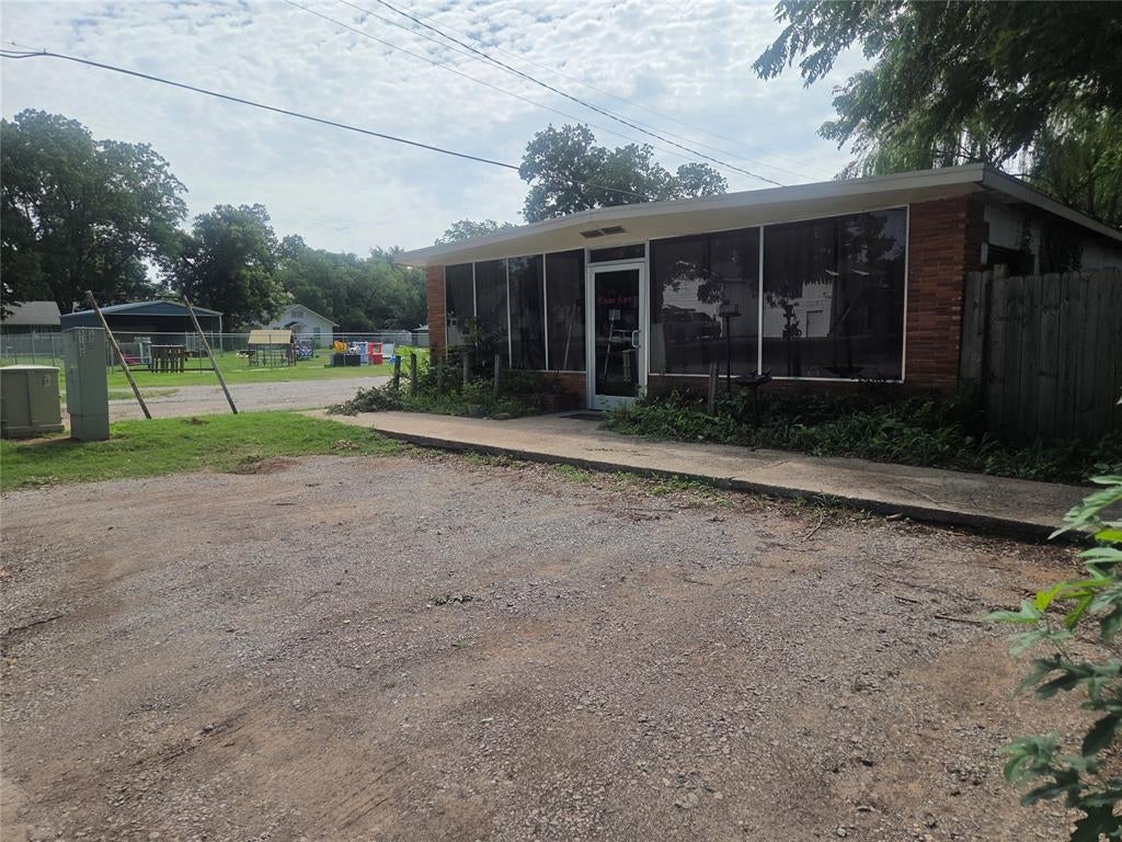 408 E Charles Street — photo